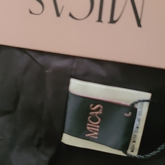 Women's Black and Blue Jacket - Picture 6 of 7